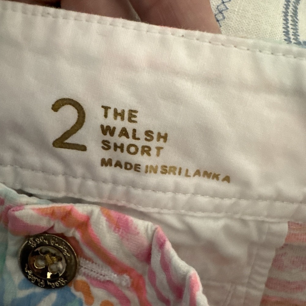 Lilly Pulitzer Walsh Short Bright Crab Beach Summer Print Size 2 - Picture 4 of 6